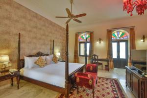 Postel nebo postele na pokoji v ubytování Hotel Jaisalkot