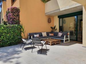 Posezení v ubytování TarracoHomes, Town House La Mora