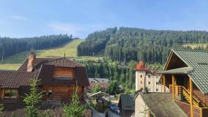 Galería fotográfica de Гостинний Двір Вишня en Bukovel