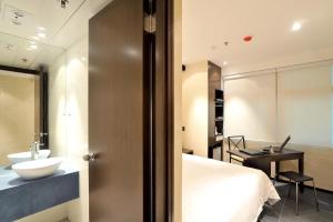 Ein Bett oder Betten in einem Zimmer der Unterkunft Mingle With The Star