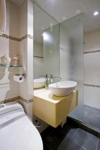 Ein Badezimmer in der Unterkunft Mingle With The Star
