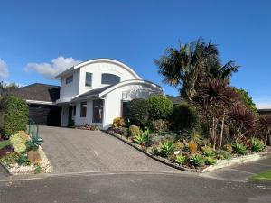 Gallery image of Luxury Home Next to Ocean and Walkway in New Plymouth