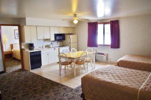 Gallery image of Glenwood Springs Cedar Lodge in Glenwood Springs