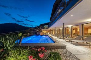 Bazén v ubytování Hotel Torgglerhof nebo v jeho okolí