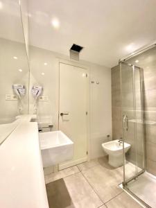 Et badeværelse på Casa Perla - Cozy Apartment Pool Side