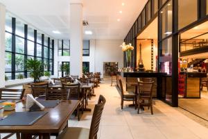 Restoran ili neka druga zalogajnica u objektu Mercure Salvador Boulevard Hotel