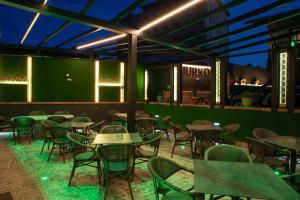 Restoran või mõni muu söögikoht majutusasutuses Hotel JURKOS