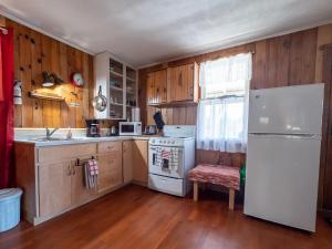 Tracadie Cottages的厨房或小厨房