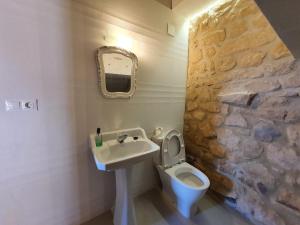 Łazienka w obiekcie CASA RURAL PALACIO LOS LABREQUINES