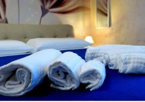 Posteľ alebo postele v izbe v ubytovaní Deluxe rooms and Chilling Jacuzzi Suite Guesthouse