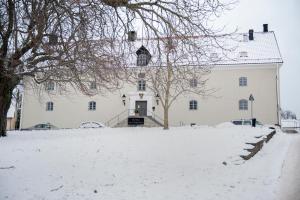 Hotell Slottsbacken að vetri til