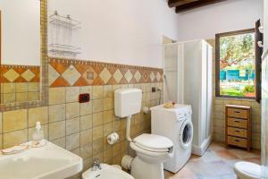 A bathroom at Casa Vacanze 4 Pileri