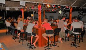 Hosté ubytování Santorini Camping & Hostel + 37 fotografií