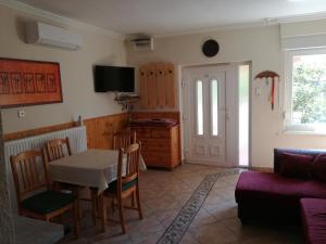 Posedenie v ubytovaní Alsóhegyi Apartmanok