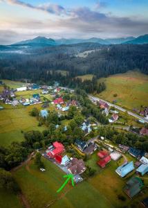 ポロニンにあるWilla na Brzyzkuの田地小町の空中風景