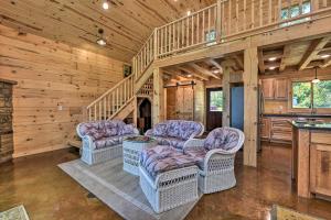 Gallery image of Spacious Pearl Lake Retreat with Yard and Private Dock in Cold Spring