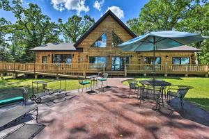 Gallery image of Spacious Pearl Lake Retreat with Yard and Private Dock in Cold Spring