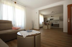 Küche/Küchenzeile in der Unterkunft Apartman Lucija & Luka