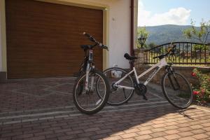 Radfahren an der Unterkunft Apartman Lucija & Luka oder in der Nähe