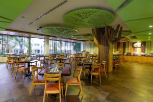 Restaurace v ubytování A2 Pool Resort - SHA Plus