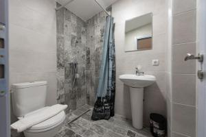 Studio Apartments Bulevar的一间浴室