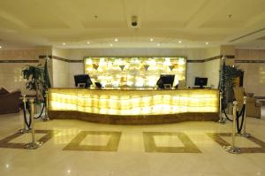 El vestíbulo o zona de recepción de فندق قصر العطلات Qaser Alotlat Hotel