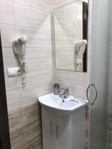 Phòng tắm tại Gray Hotel