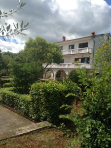 Ogród w obiekcie Apartman Kačić