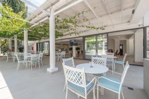 Restaurace v ubytování Hotel Montenegro