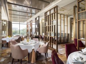 Restaurace v ubytování The Langham, Hefei