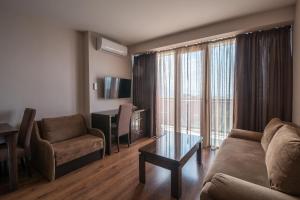 Posezení v ubytování Orbi Beach Tower Hotel Official