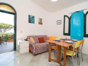 Uma área de estar em Holiday Home Nulla di Troppo by Interhome