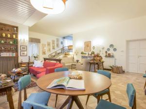 Posedenie v ubytovaní Holiday Home Madda by Interhome