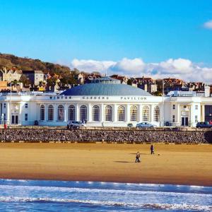 Gallery image of Grand Victoria Seaside Beauty, Stones-Throw from the Beach in Weston-super-Mare