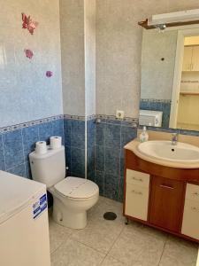 Ein Badezimmer in der Unterkunft Neptuno Beachfront Apartments