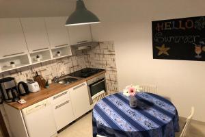 Zdjęcie z galerii obiektu Aparment Smile with Sea View w mieście Brseč
