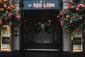 Gambar di galeri bagi The Red Lion Hotel di Luton