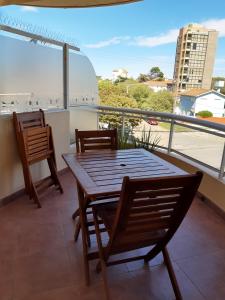 Un balcón o terraza en Apart Agustina