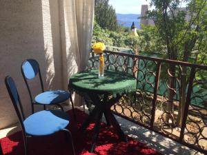 Ein Balkon oder eine Terrasse in der Unterkunft Holiday House Crik