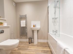 Bagno di Genesis Serviced Apartment