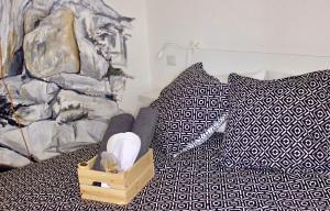 bedandclimbing客房内的一张或多张床位