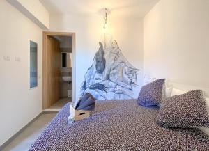 bedandclimbing客房内的一张或多张床位