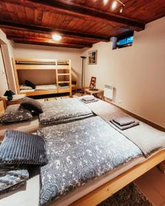 Letto o letti in una camera di Lupshalte
