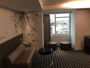 A seating area at Chiayi Look Hotel