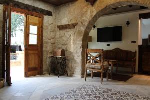 Телевизор и/или развлекательный центр в Kemerli Konak Boutique Hotel