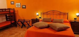 Postel nebo postele na pokoji v ubytování Hotel Neapolis
