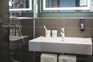 Holiday Inn - the niu, Dwarf Berlin Schöneberg by IHG 욕실