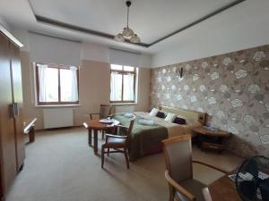 Posezení v ubytování Alba Góra Św Anny Restauracja i Pokoje