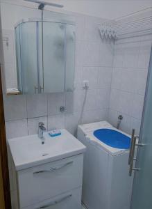Kúpeľňa v ubytovaní Apartmani Strada + 24 fotografií