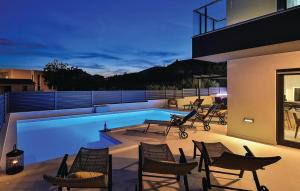 Bazén v ubytovaní Luxury Dream House alebo v jeho blízkosti